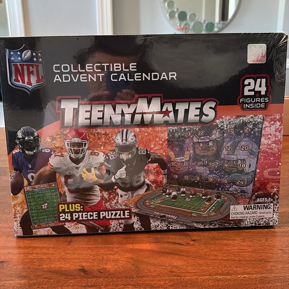 NFL TeenyMates Advent Calendar. NWT in wrap! - Picture 6 of 7